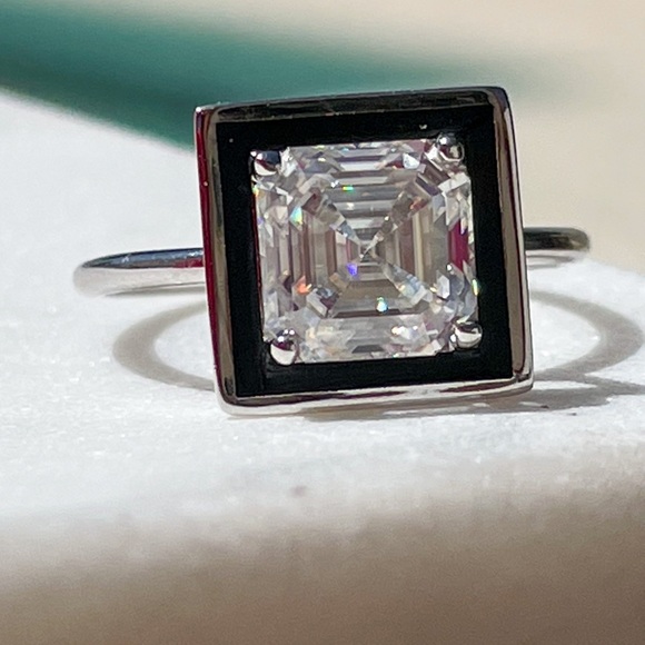 🦋My Fave🦋 2.5ct Asscher & Black Enamel Moissanite Ring - Picture 3 of 9